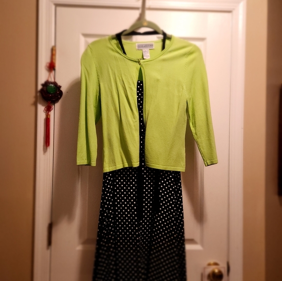 Ladies dress with shrug - Picture 2 of 2